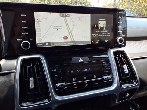 Certified 2023 Kia Sorento SX FWD image 17