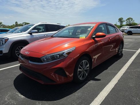 Certified 2023 Kia Forte LXS FWD image 6