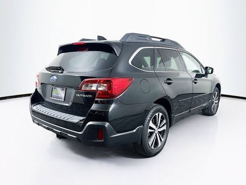 Used 2018 Subaru Outback 2.5i Limited image 9