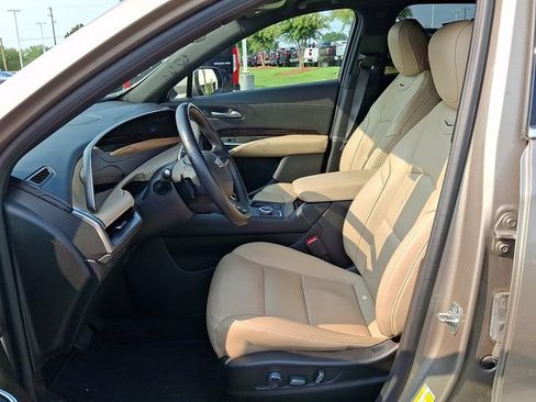 Certified 2025 Cadillac XT4 Premium Luxury FWD image 10