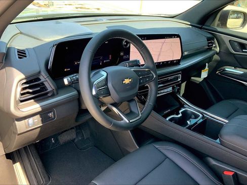 New 2026 Chevrolet Traverse LT w/ LPO, Floor Liner Package FWD image 8