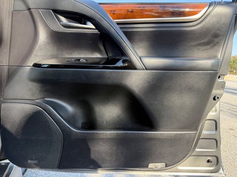 Used 2018 Lexus LX 570 4WD w/ Luxury Package image 45