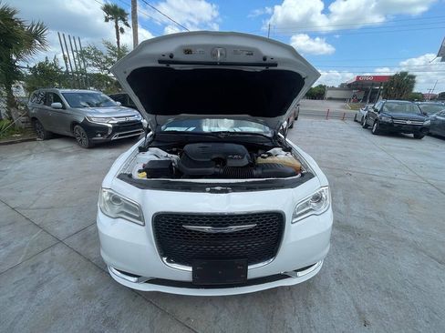 Used 2015 Chrysler 300 Limited RWD image 13