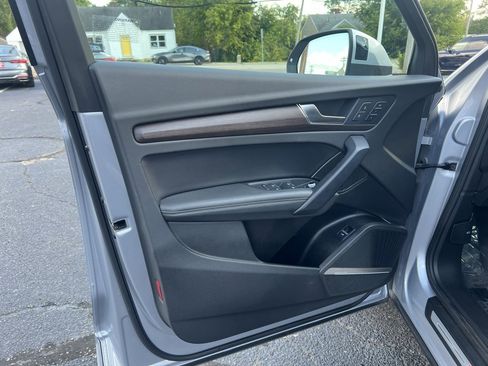 Used 2023 Audi Q5 2.0T Premium Plus w/ Premium Plus Package image 12