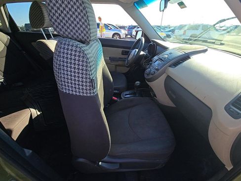 Used 2010 Kia Soul ! FWD image 11