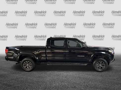 Used 2022 Toyota Tacoma SR5 w/ Technology Package AWD/4WD image 11