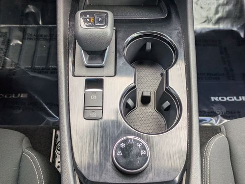 Used 2023 Nissan Rogue S image 13