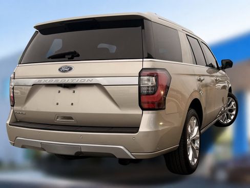 Used 2018 Ford Expedition Platinum image 3