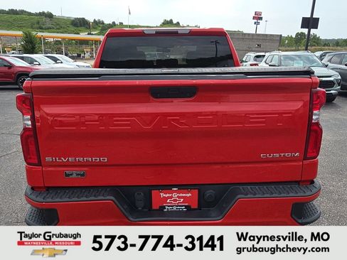 Used 2020 Chevrolet Silverado 1500 Custom w/ Custom Value Package AWD/4WD image 7