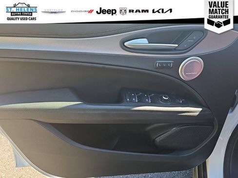 Used 2024 Alfa Romeo Stelvio Veloce AWD/4WD image 18