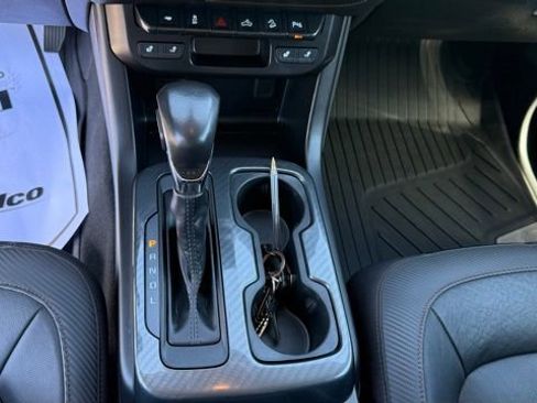 Used 2022 GMC Canyon AT4 image 21