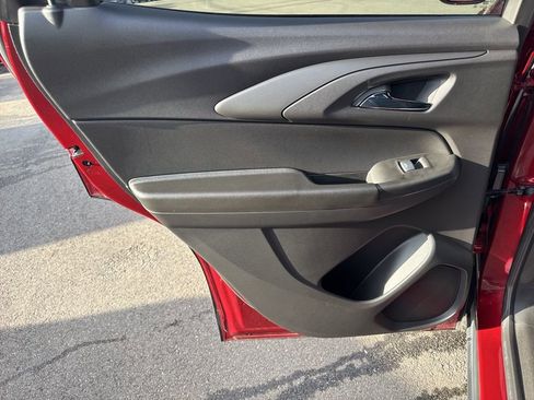 Used 2023 Chevrolet TrailBlazer RS image 27