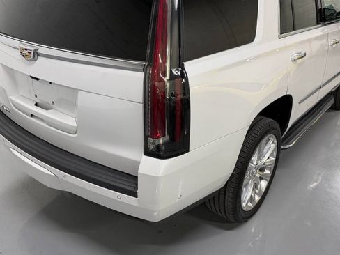 Used 2020 Cadillac Escalade Luxury image 10
