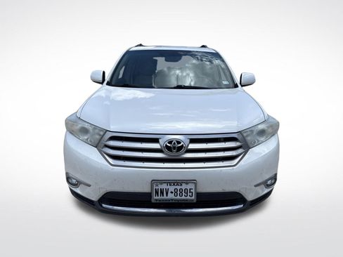 Used 2011 Toyota Highlander SE w/ Tow Pkg FWD image 2