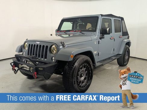Used 2015 Jeep Wrangler Unlimited Sahara w/ Connectivity Group image 3