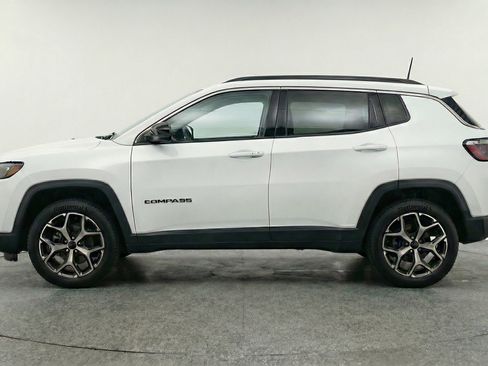 Used 2025 Jeep Compass Limited AWD/4WD image 5