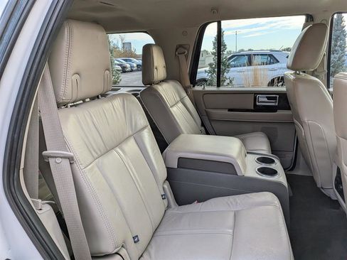 Used 2016 Lincoln Navigator Select image 15