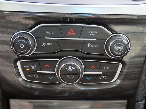 Used 2019 Chrysler 300 Touring L w/ Quick Order Package 22F image 26