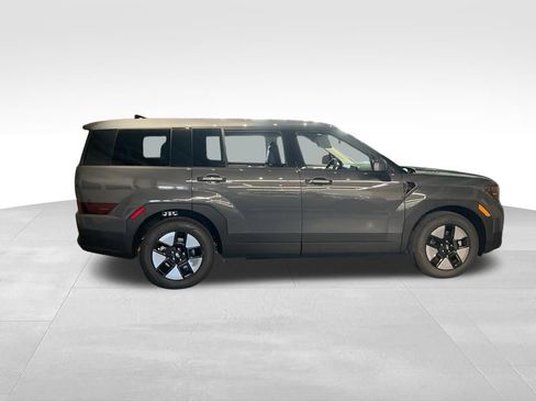 New 2026 Hyundai Santa Fe SE image 2
