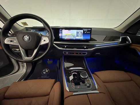 Used 2023 BMW X7 xDrive40i w/ Premium Package image 15