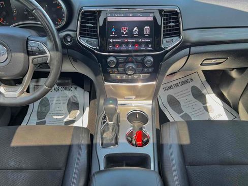 Used 2020 Jeep Grand Cherokee Altitude image 25