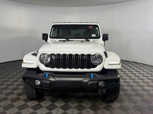 Used 2024 Jeep Wrangler Unlimited AWD/4WD image 4
