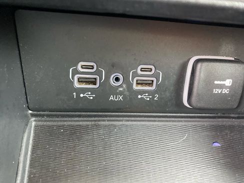 Used 2024 Jeep Grand Cherokee L Limited w/ Luxury Tech Group II image 13