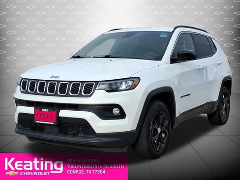 Used 2024 Jeep Compass Latitude image 8