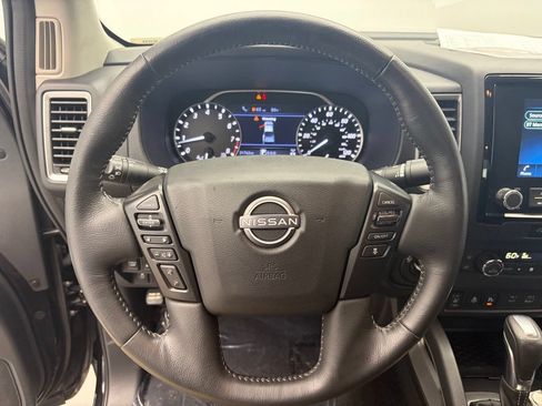 Used 2023 Nissan Frontier SV w/ Technology Package AWD/4WD image 5