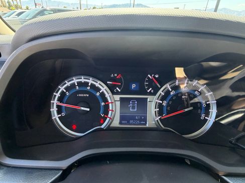 Used 2015 Toyota 4Runner Limited AWD/4WD image 9