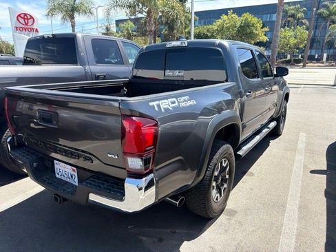 Used 2018 Toyota Tacoma TRD Off-Road RWD image 10