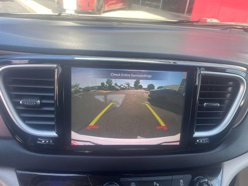 Used 2023 Chrysler Voyager LX FWD image 27