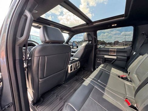 Used 2022 Ford F350 Lariat w/ Black Appearance Package AWD/4WD image 21