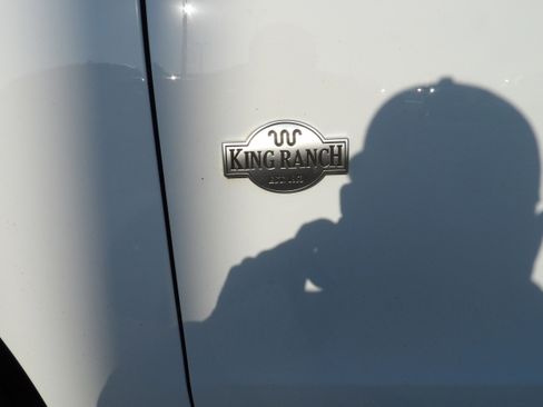 Used 2022 Ford Expedition Max King Ranch image 2