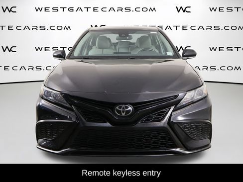 Used 2021 Toyota Camry SE w/ Convenience Package FWD image 2