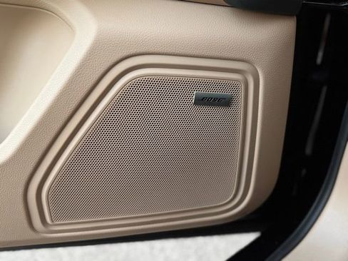 Certified 2025 Porsche Macan S image 15