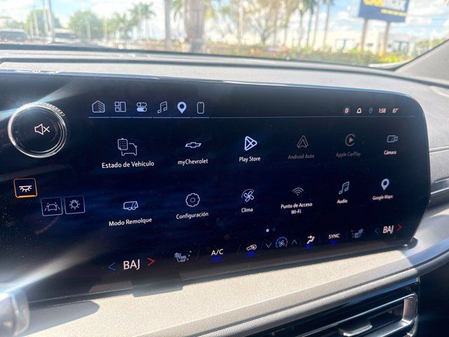 Used 2026 Chevrolet Traverse LT FWD image 16
