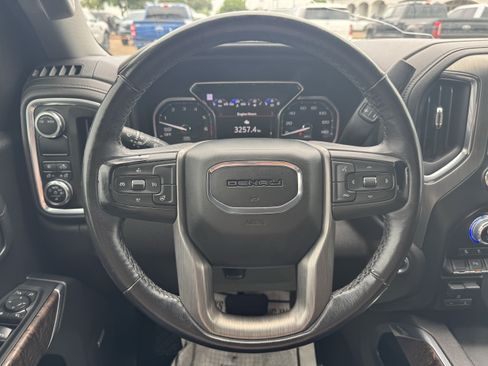 Used 2022 GMC Sierra 1500 Denali RWD image 8