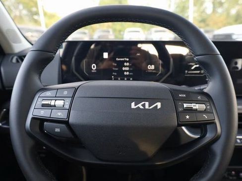 New 2025 Kia K4 EX image 16