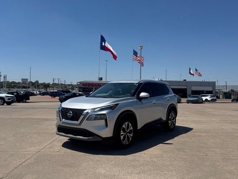 Used 2023 Nissan Rogue SV FWD image 9