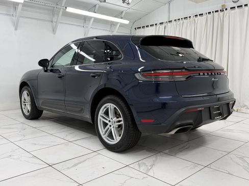 Certified 2022 Porsche Macan image 14