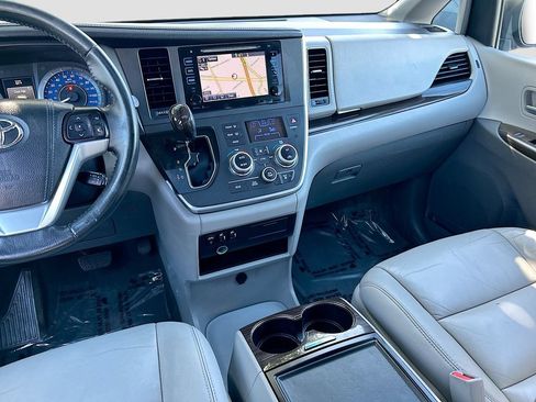 Used 2015 Toyota Sienna XLE w/ XLE Navigation Package FWD image 24
