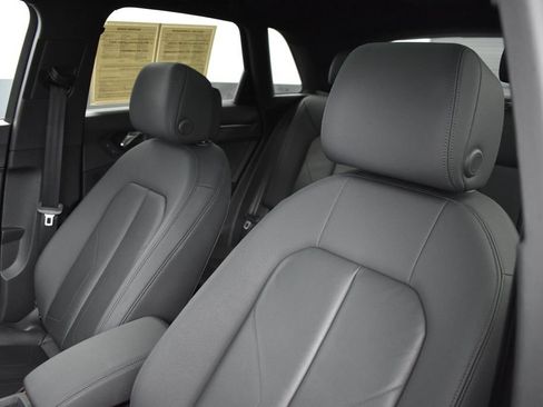 Used 2025 Audi Q3 2.0T Premium AWD/4WD image 9