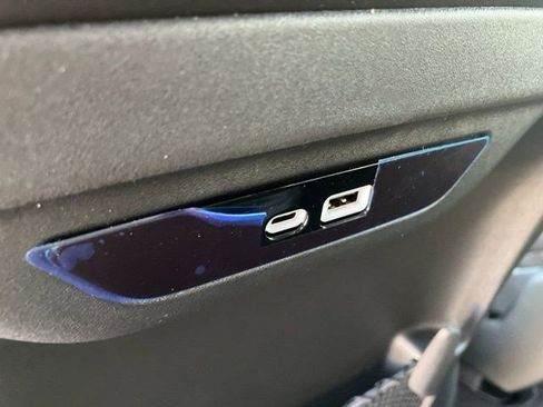New 2026 Chrysler Pacifica Select AWD/4WD image 25