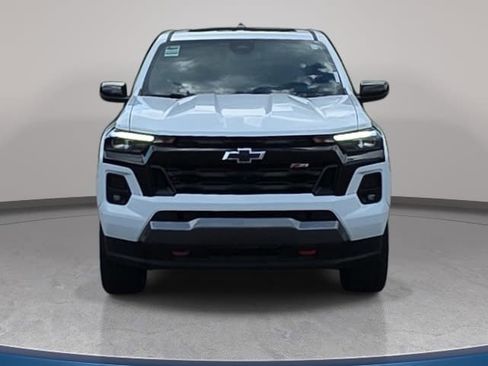 Used 2023 Chevrolet Colorado Z71 w/ Z71 Convenience Package 2 AWD/4WD image 2