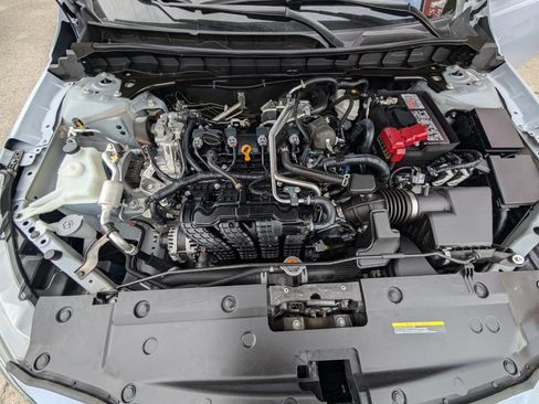 Used 2024 Nissan Altima 2.5 SR FWD image 10