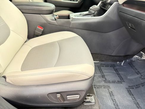 Used 2024 Toyota RAV4 Limited image 19