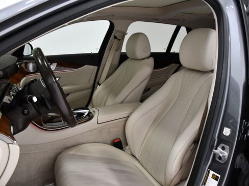 Used 2019 Mercedes-Benz E 450 4MATIC Wagon image 19