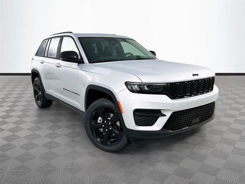 New 2025 Jeep Grand Cherokee Altitude AWD/4WD image 1