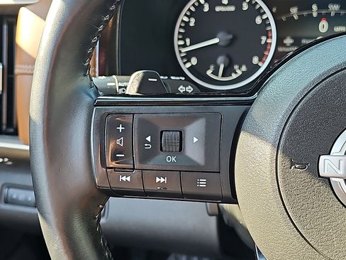 Certified 2023 Nissan Pathfinder Platinum w/ Black Appearance Package image 24